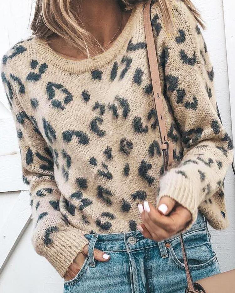 Round Neck Leopard Print Casual Sweater - Image 3